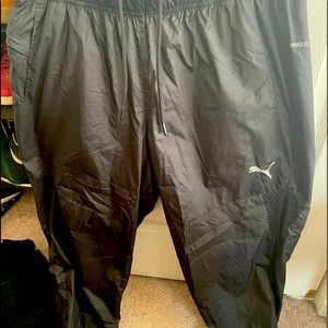 Men’s black PUMA workout pants. Large.